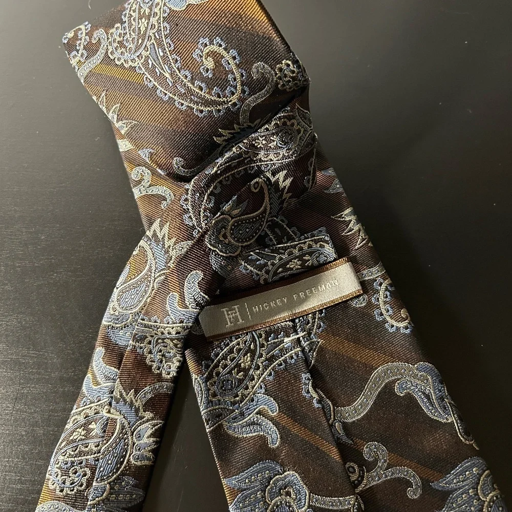 Hickey Freeman brown and blue paisley silk mens tie